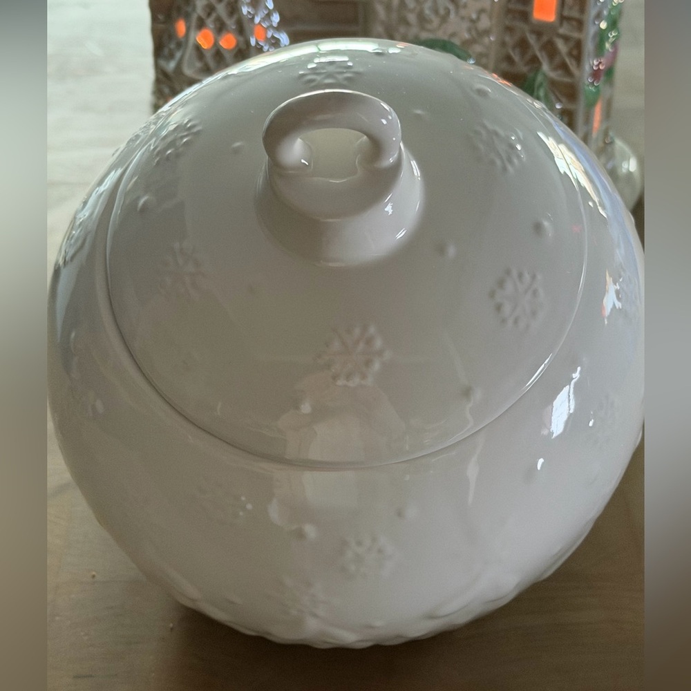 Temp-Tations Frosty Forest Ornamental Ceramic Cookie Jar